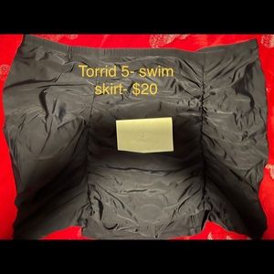 Torrid swim skirt ruched size 5